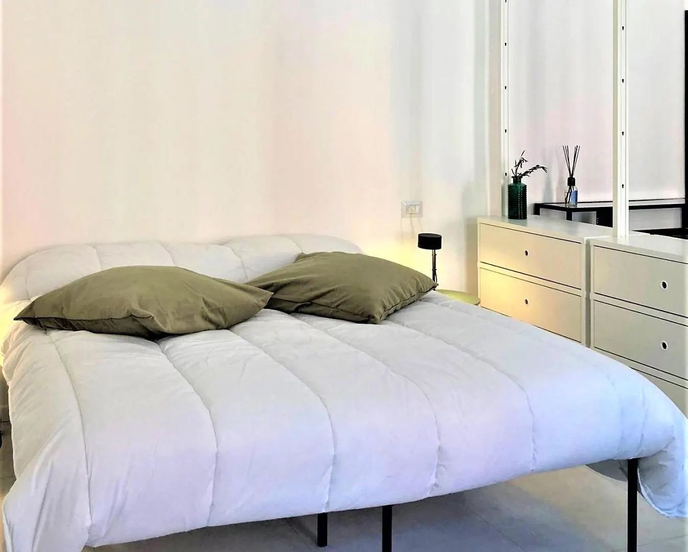 Contemporary Studio - Ornato 13 Milano