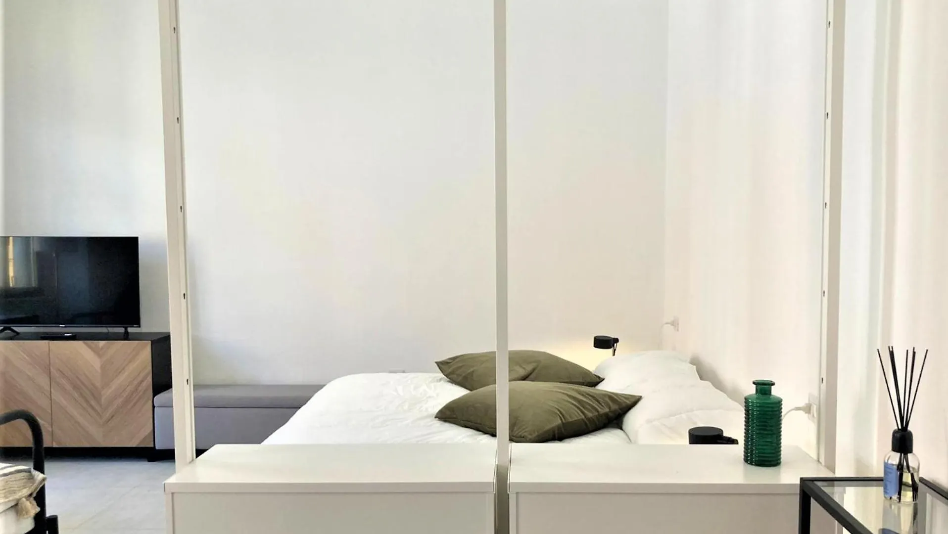 Contemporary Studio - Ornato 13 Milano 0*,