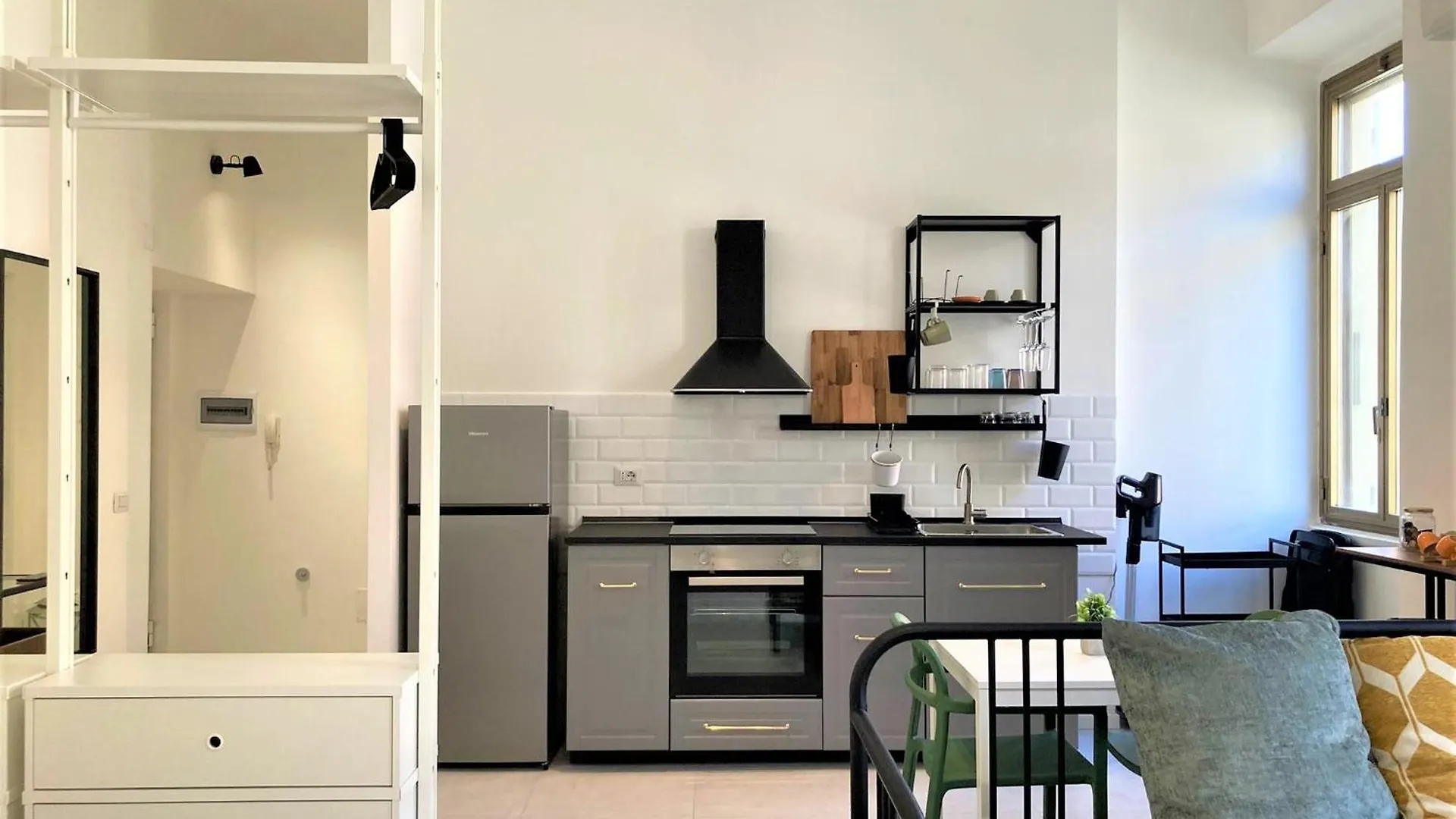 Contemporary Studio - Ornato 13 Milano 0*,  Italien